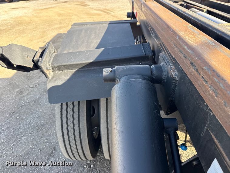 image for item EG1859 2022 RAM 5500 roll-off container truck