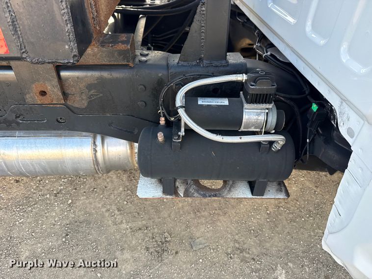 image for item EG1859 2022 RAM 5500 roll-off container truck