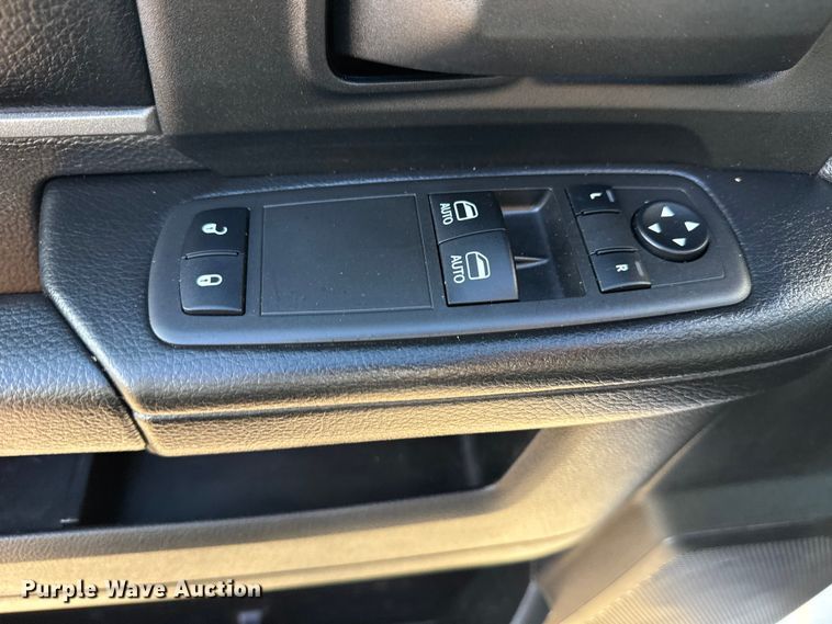 image for item EG1859 2022 RAM 5500 roll-off container truck