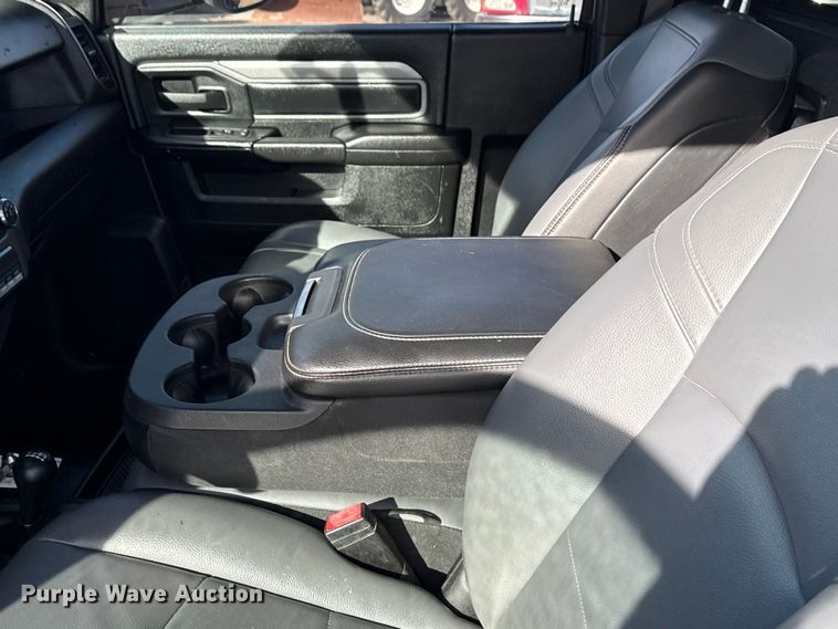 image for item EG1859 2022 RAM 5500 roll-off container truck