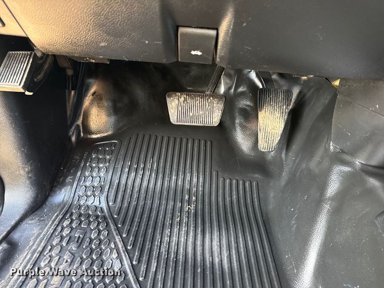 image for item EG1859 2022 RAM 5500 roll-off container truck