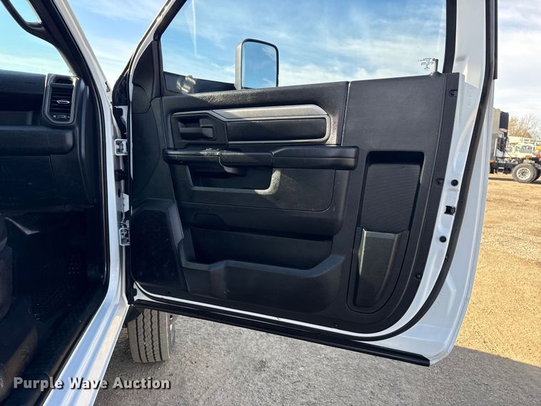 image for item EG1859 2022 RAM 5500 roll-off container truck