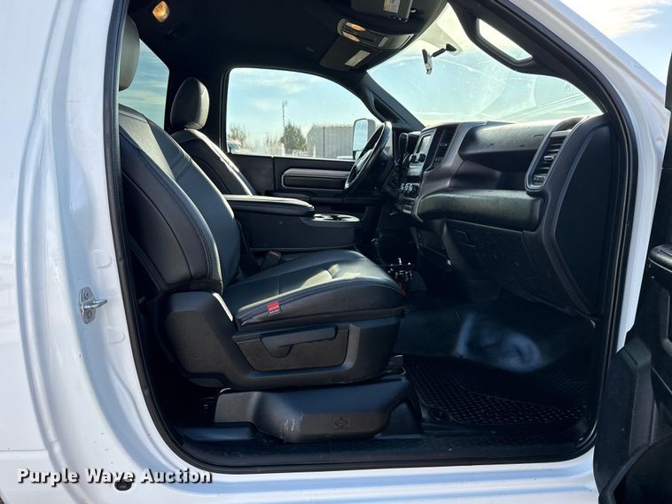 image for item EG1859 2022 RAM 5500 roll-off container truck