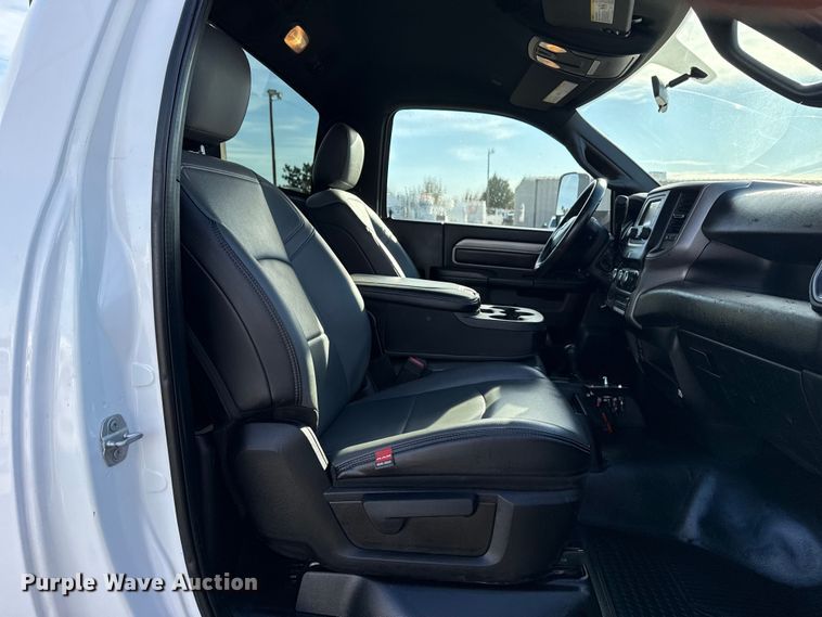 image for item EG1859 2022 RAM 5500 roll-off container truck