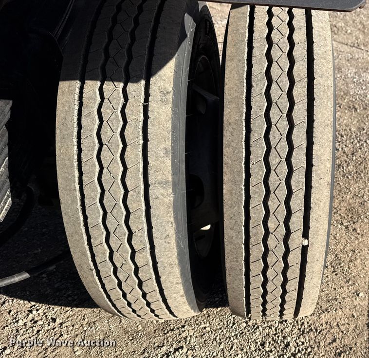 image for item EG1859 2022 RAM 5500 roll-off container truck