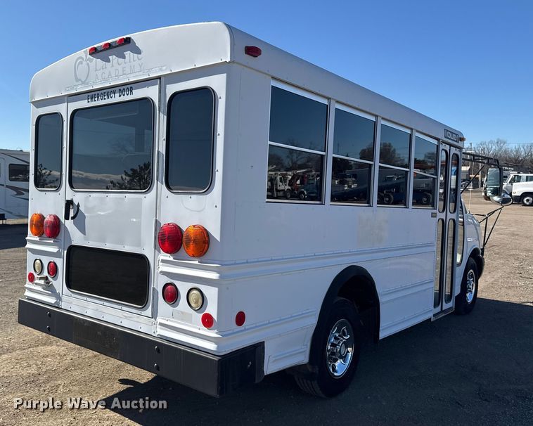 image for item EG1889 2007 Chevrolet Express 3500 school bus