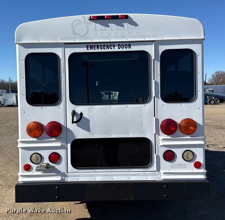 image for item EG1889 2007 Chevrolet Express 3500 school bus