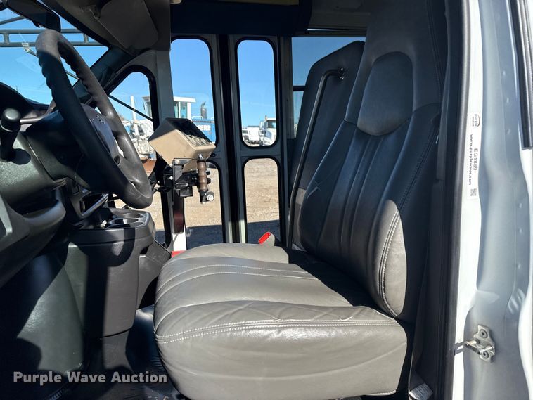 image for item EG1889 2007 Chevrolet Express 3500 school bus