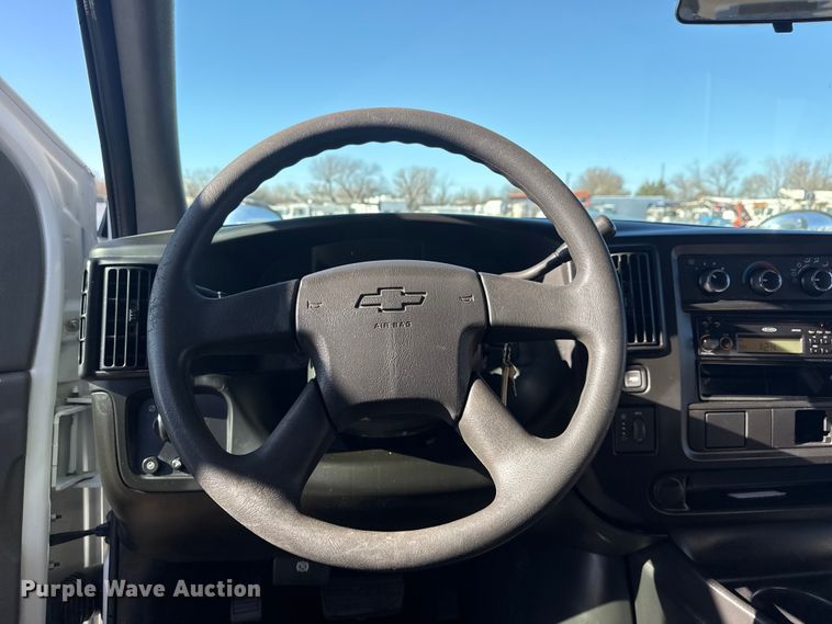 image for item EG1889 2007 Chevrolet Express 3500 school bus