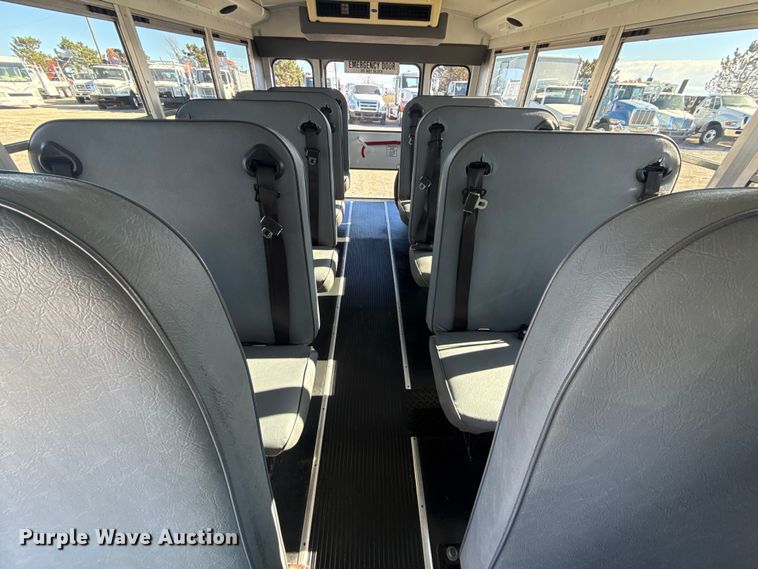 image for item EG1889 2007 Chevrolet Express 3500 school bus