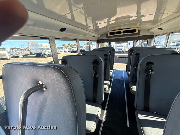 image for item EG1889 2007 Chevrolet Express 3500 school bus