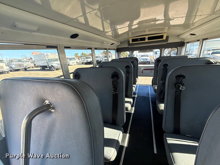 image for item EG1889 2007 Chevrolet Express 3500 school bus