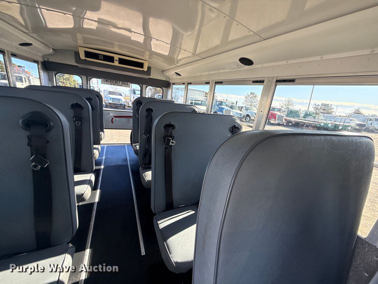 image for item EG1889 2007 Chevrolet Express 3500 school bus