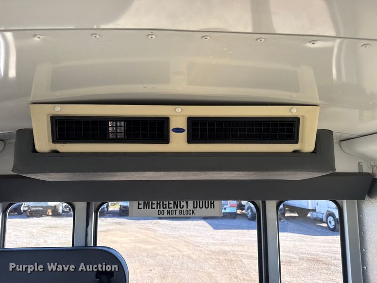 image for item EG1889 2007 Chevrolet Express 3500 school bus