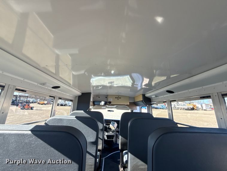 image for item EG1889 2007 Chevrolet Express 3500 school bus