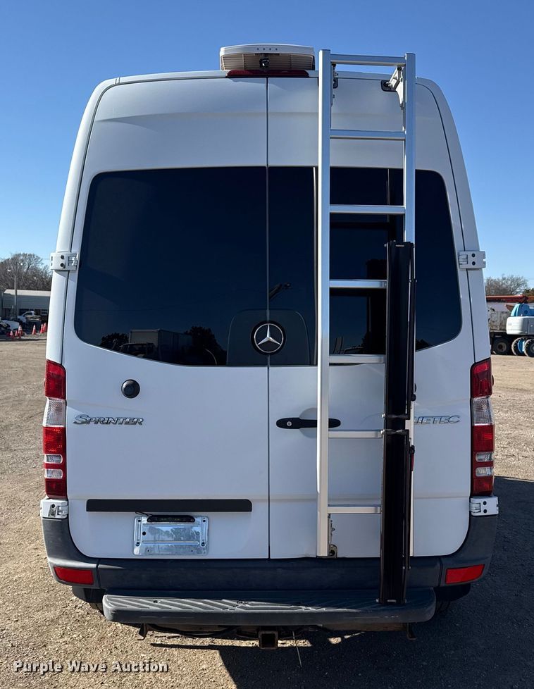 image for item EG1892 2012 Mercedes-Benz Sprinter 2500 RV