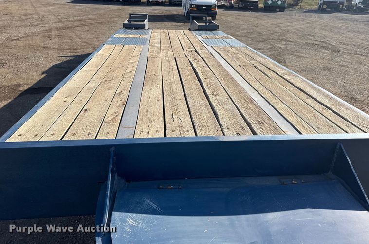 image for item EG1917 2008 Eager Beaver 10HA-PT equipment trailer