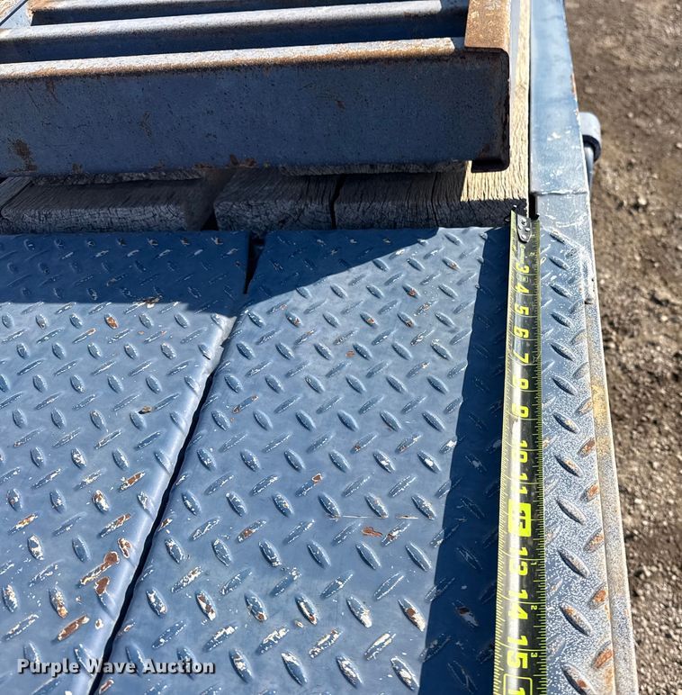 image for item EG1917 2008 Eager Beaver 10HA-PT equipment trailer