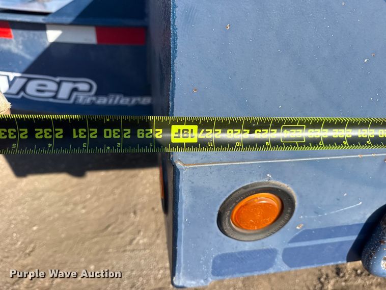 image for item EG1917 2008 Eager Beaver 10HA-PT equipment trailer