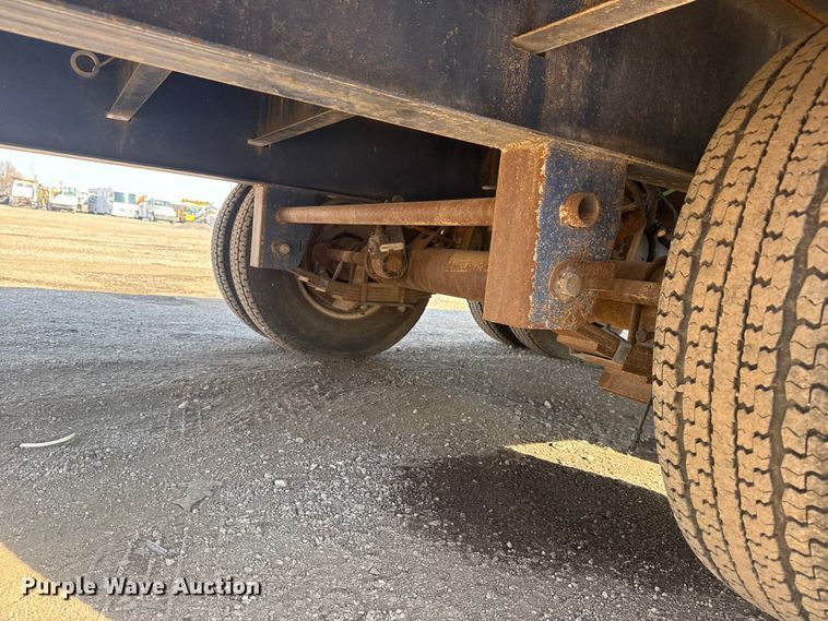 image for item EG1917 2008 Eager Beaver 10HA-PT equipment trailer