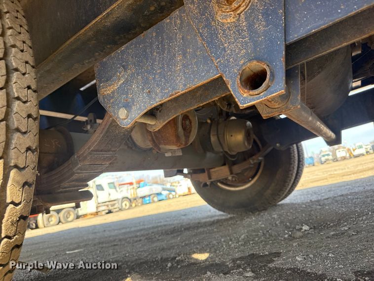 image for item EG1917 2008 Eager Beaver 10HA-PT equipment trailer