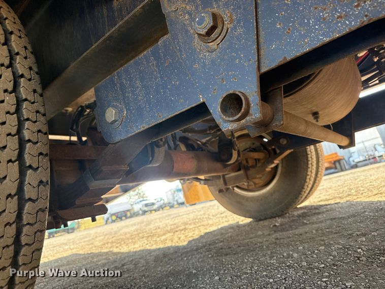 image for item EG1917 2008 Eager Beaver 10HA-PT equipment trailer