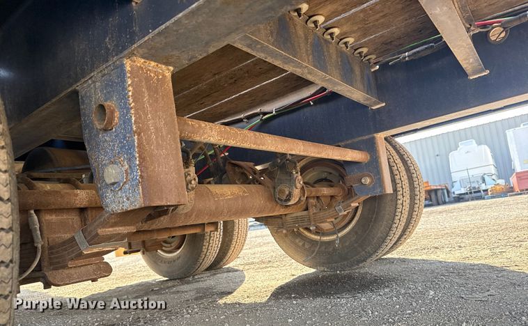 image for item EG1917 2008 Eager Beaver 10HA-PT equipment trailer