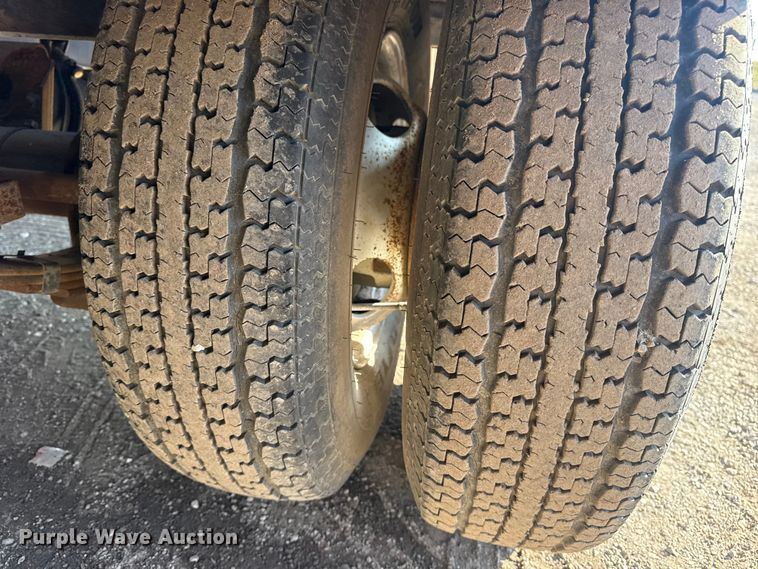 image for item EG1917 2008 Eager Beaver 10HA-PT equipment trailer