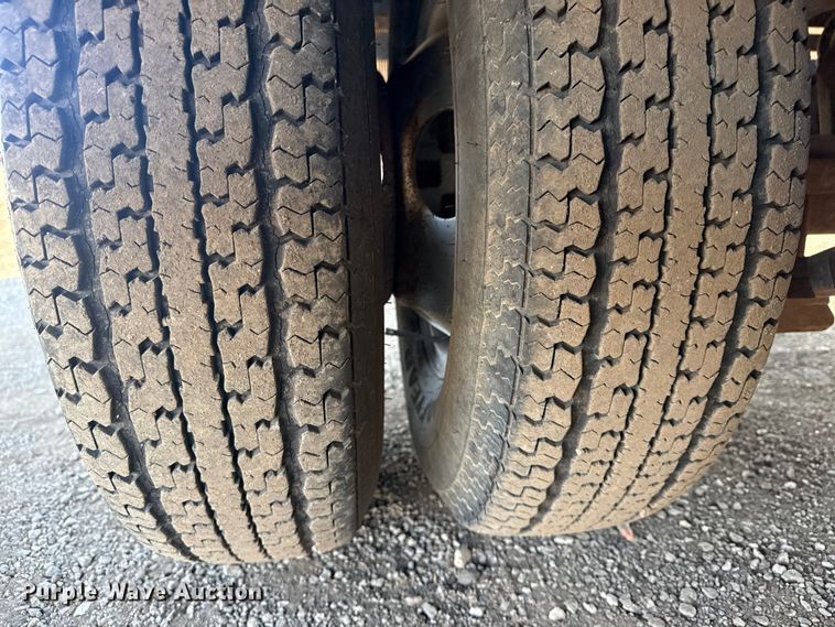 image for item EG1917 2008 Eager Beaver 10HA-PT equipment trailer