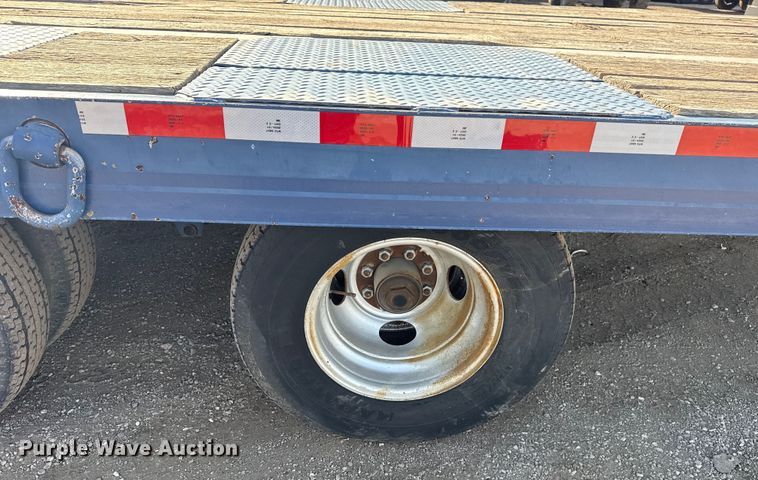 image for item EG1917 2008 Eager Beaver 10HA-PT equipment trailer