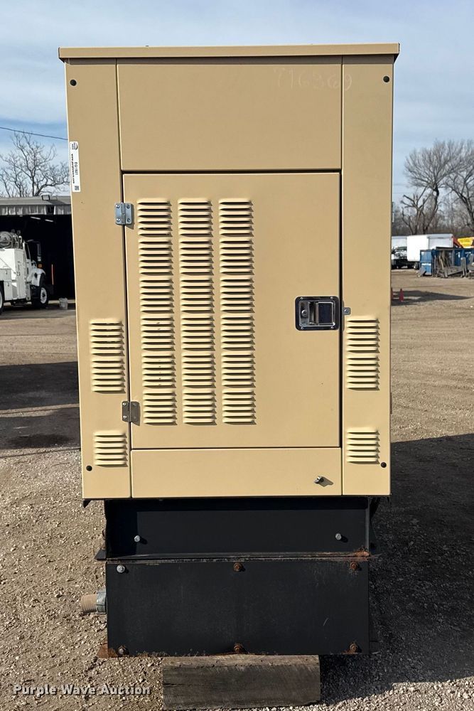 image for item EG1921 2004 Generac 3769720100 generator