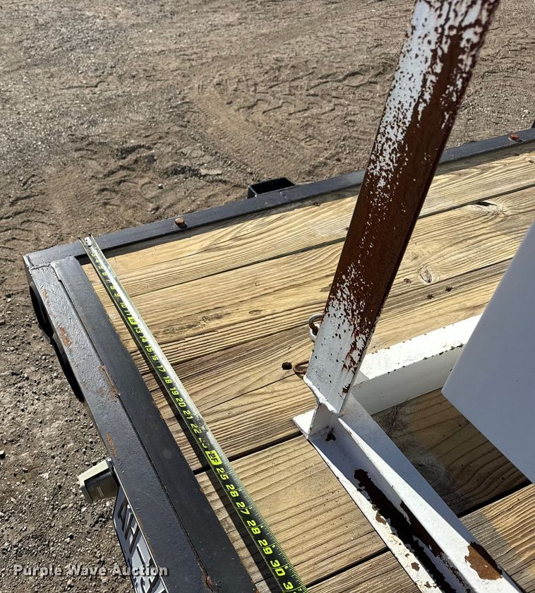 image for item EG1929 2000 Roadrunner flatbed trailer