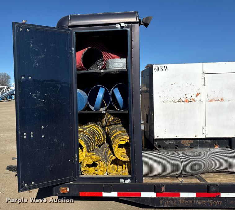 image for item EG1929 2000 Roadrunner flatbed trailer