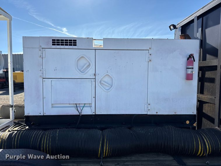 image for item EG1929 2000 Roadrunner flatbed trailer