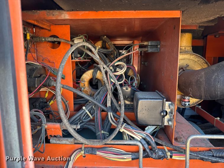 image for item EG1929 2000 Roadrunner flatbed trailer