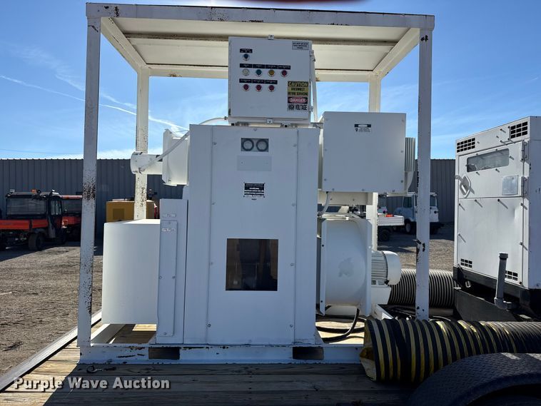 image for item EG1929 2000 Roadrunner flatbed trailer