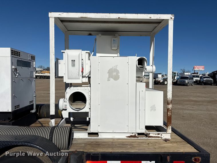 image for item EG1929 2000 Roadrunner flatbed trailer