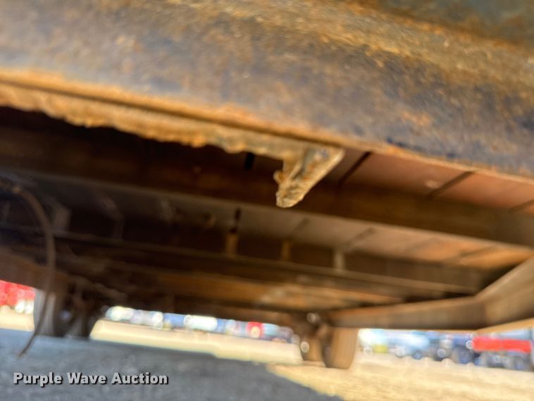 image for item EG1929 2000 Roadrunner flatbed trailer