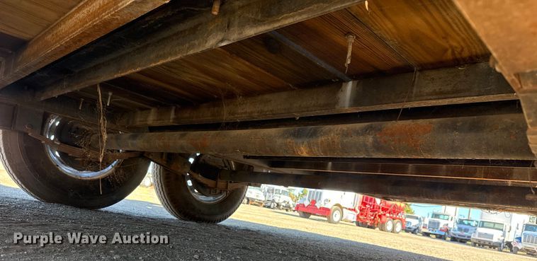 image for item EG1929 2000 Roadrunner flatbed trailer