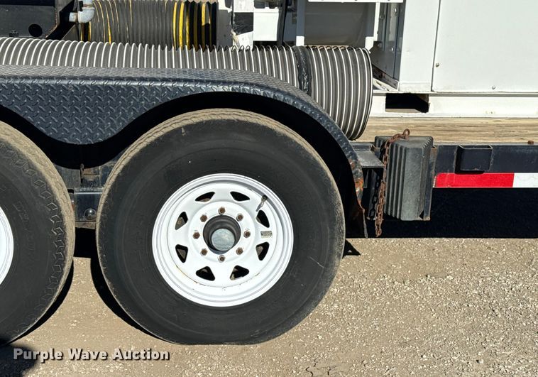 image for item EG1929 2000 Roadrunner flatbed trailer