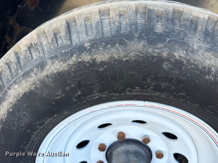 image for item EG1929 2000 Roadrunner flatbed trailer