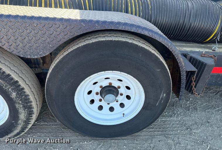 image for item EG1929 2000 Roadrunner flatbed trailer