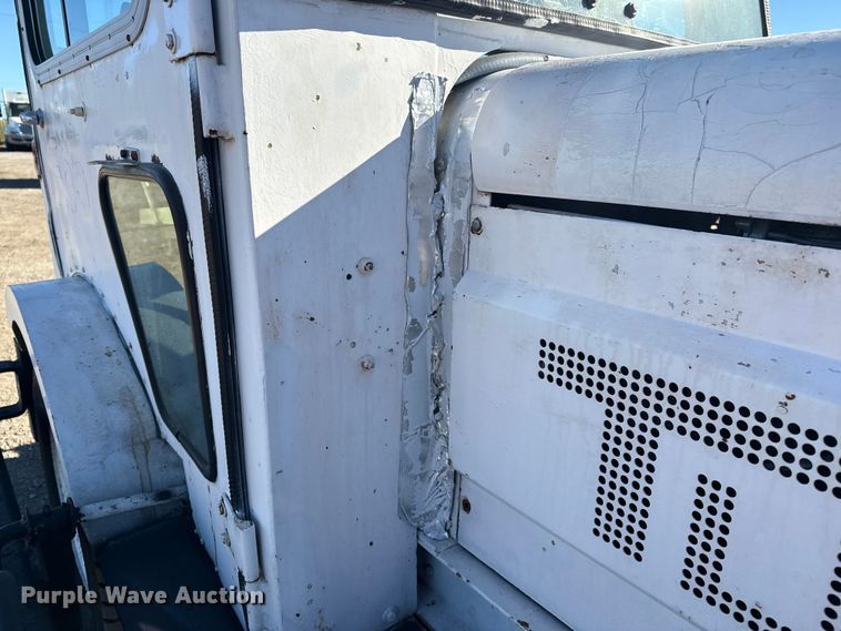 image for item EG1931 1989 Tug Mfg. Corp. MA50-1 aircraft tug