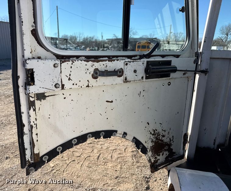 image for item EG1931 1989 Tug Mfg. Corp. MA50-1 aircraft tug