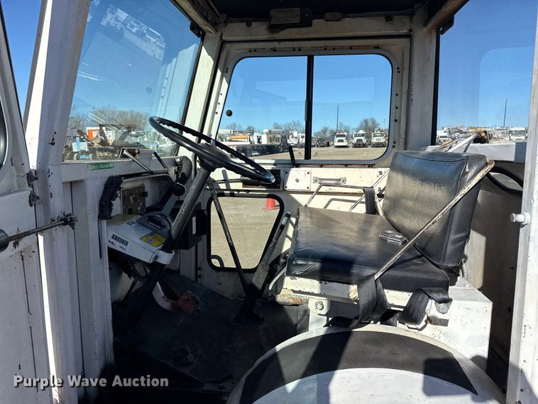 image for item EG1931 1989 Tug Mfg. Corp. MA50-1 aircraft tug