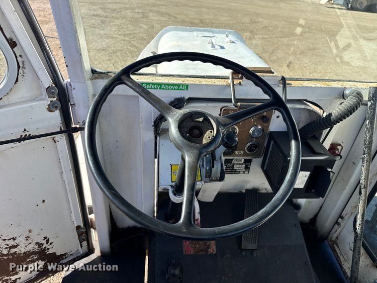 image for item EG1931 1989 Tug Mfg. Corp. MA50-1 aircraft tug