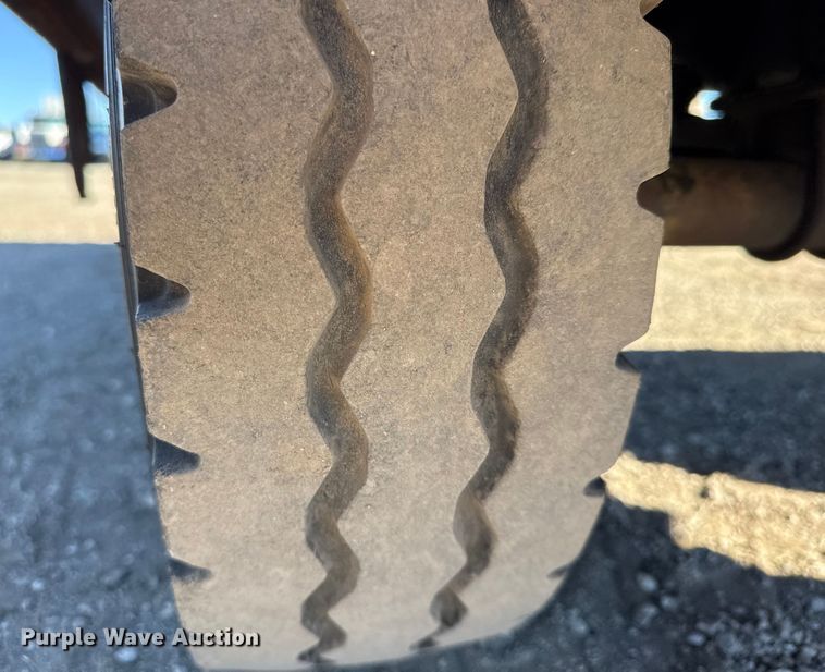 image for item EG1931 1989 Tug Mfg. Corp. MA50-1 aircraft tug