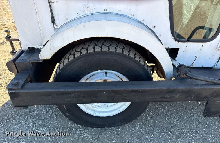 image for item EG1931 1989 Tug Mfg. Corp. MA50-1 aircraft tug