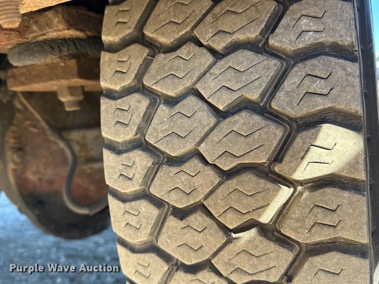 image for item EG1931 1989 Tug Mfg. Corp. MA50-1 aircraft tug