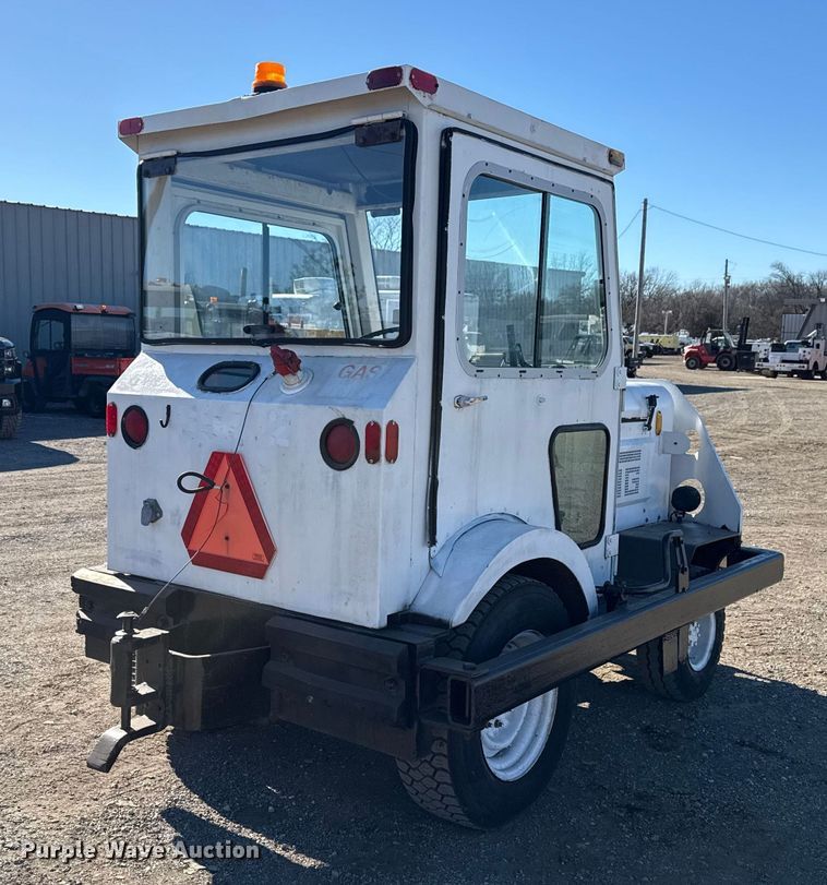 image for item EG1932 1989 Tug Mfg. Corp. MA50-1 aircraft tug